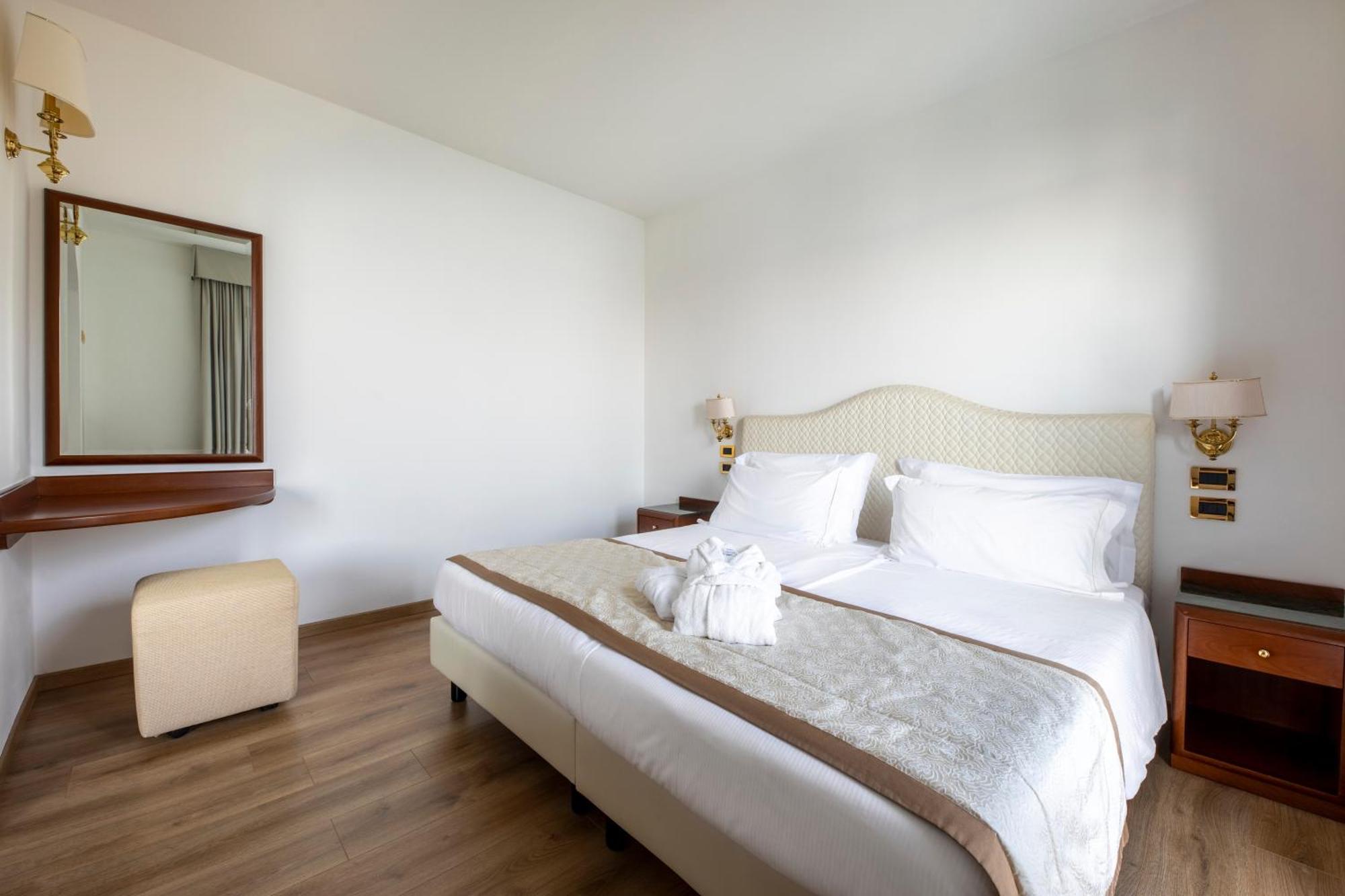 Capri 4* Gardone Riviera