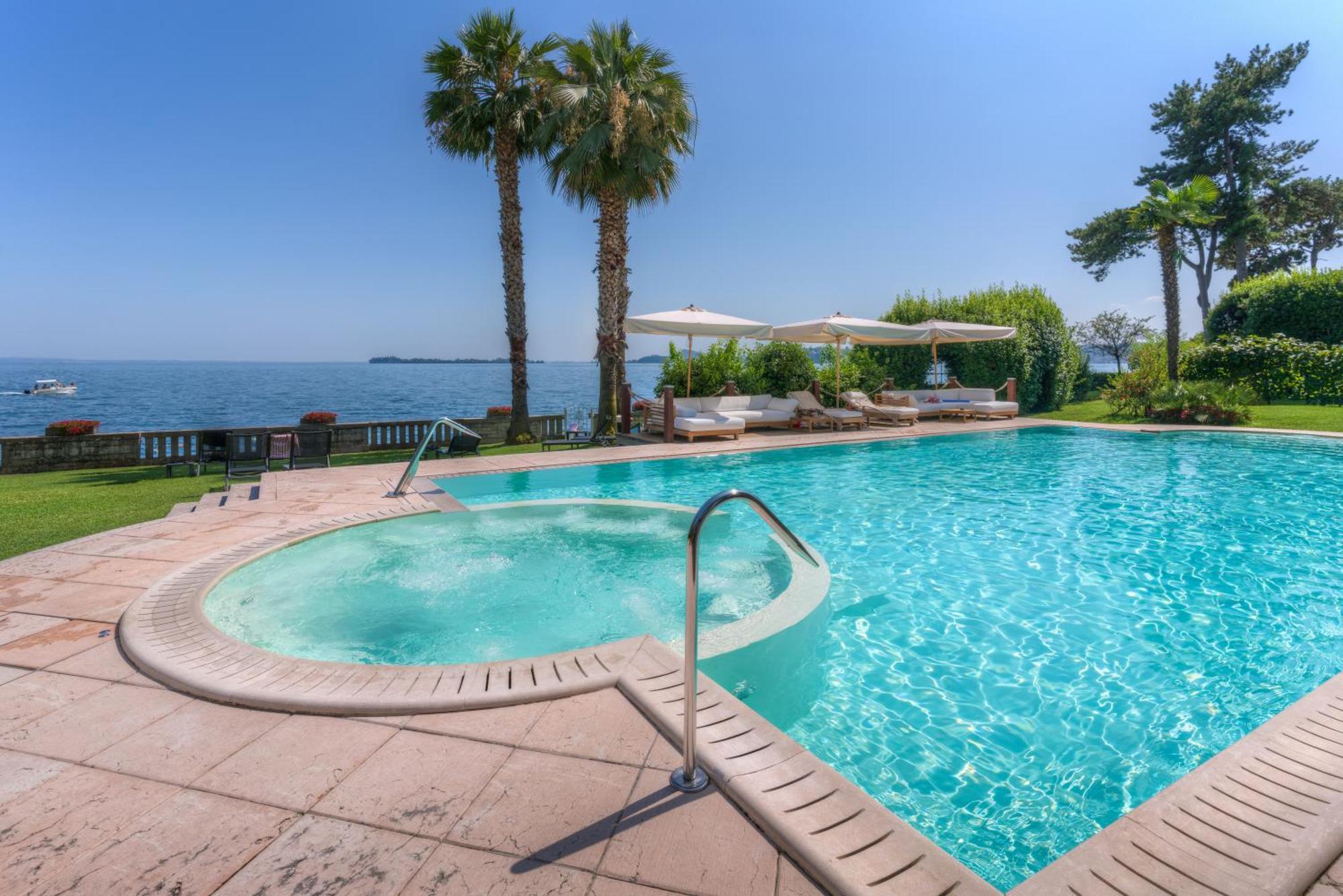 Capri Hotel