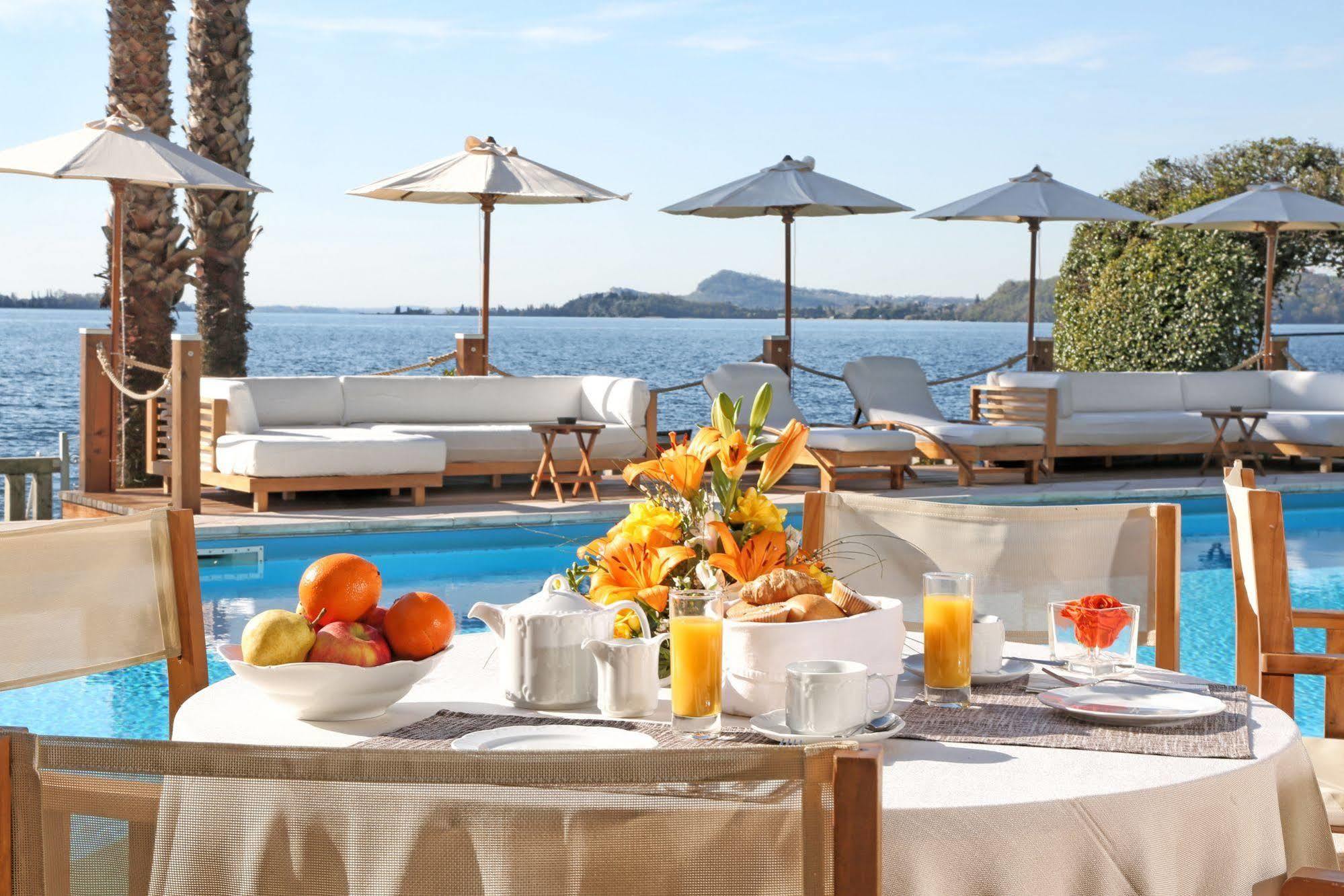 Capri Hotel 4*