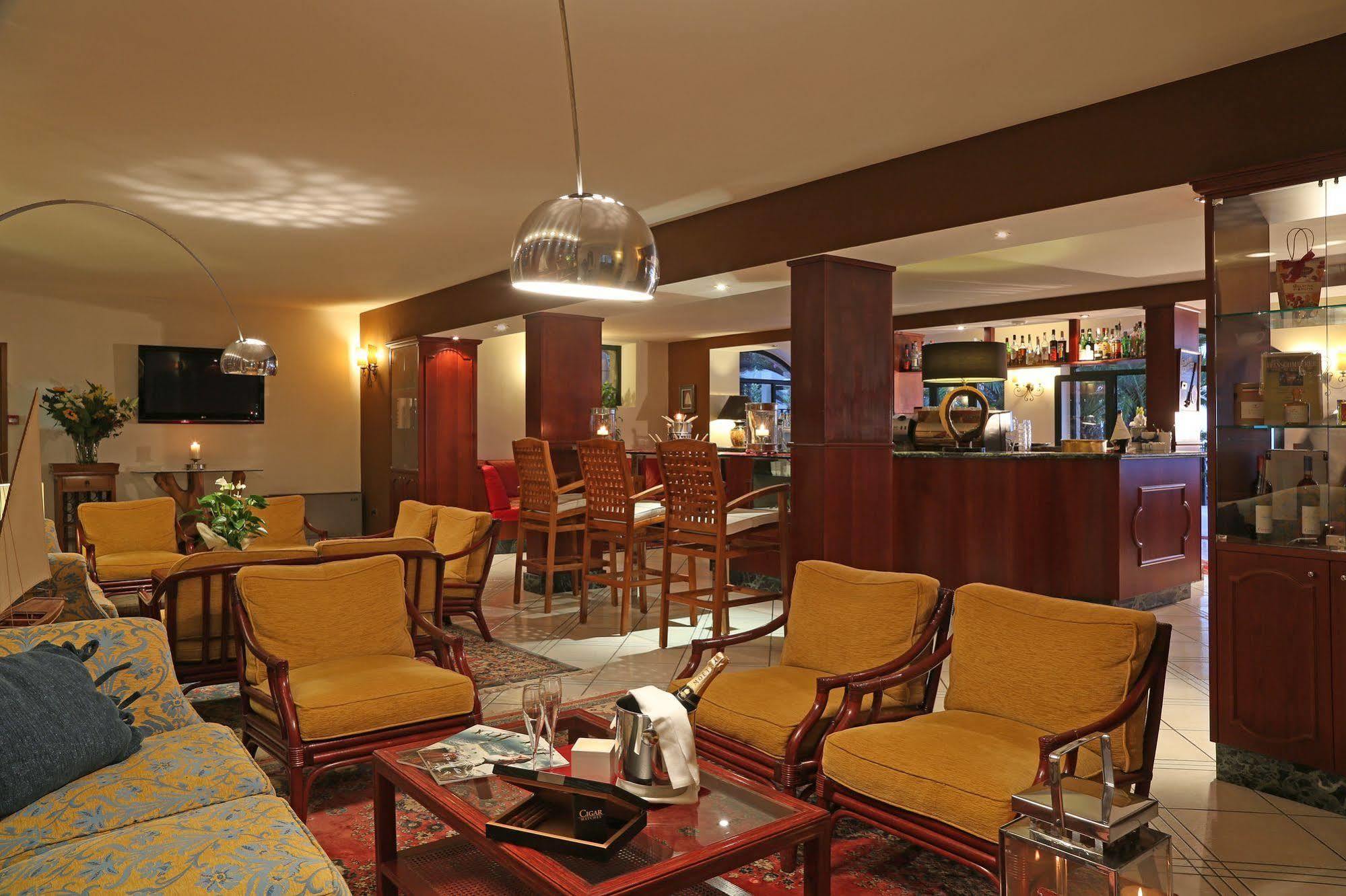 Capri 4*
